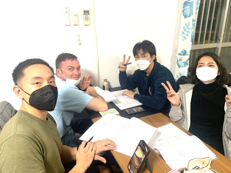 Blue House Okinawa Japanese /English School - Language Exchange in class 2